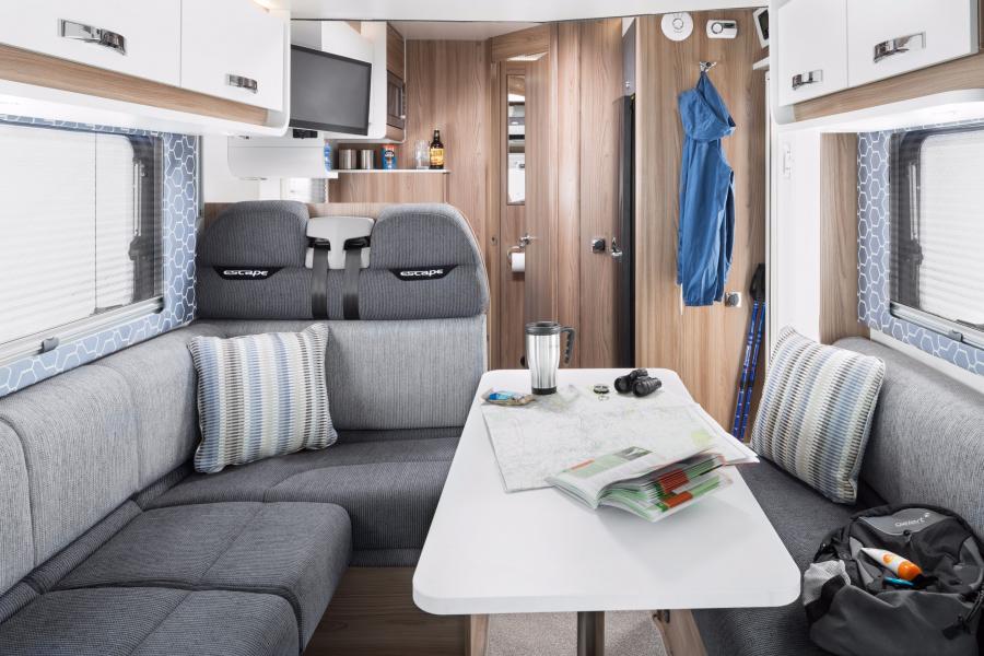 Интерьер Swift Motorhomes Escape 614 2016 года  (фото 3 из 6)